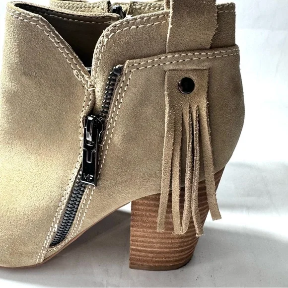 Women's Marc Fisher Taupe Suede Novice Peep Toe Ankle Bootie 8M Fringe Zipper - Picture 9 of 16